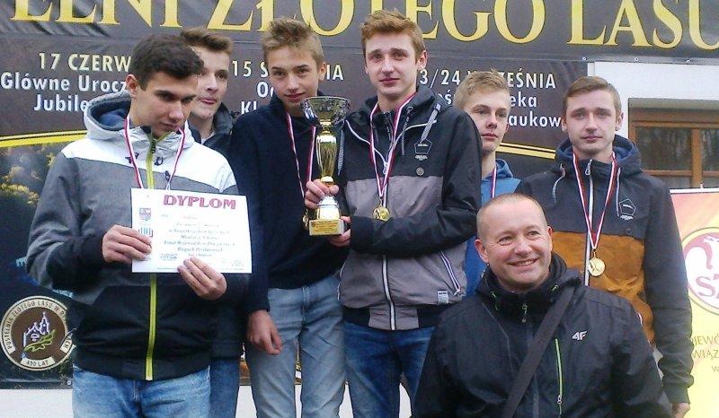 Biegacze ZS w Chybicach mistrzami województwa świętokrzyskiego!