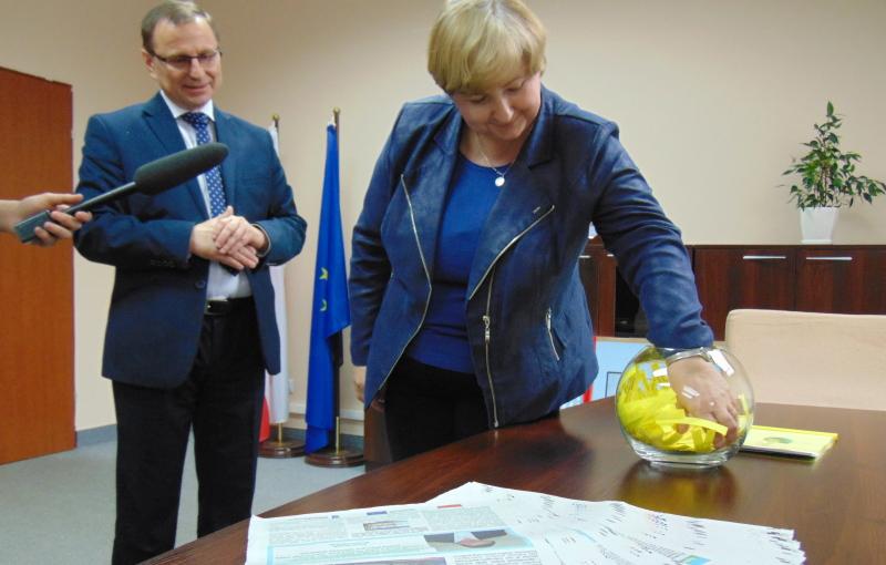 Telewizor za kanalizację