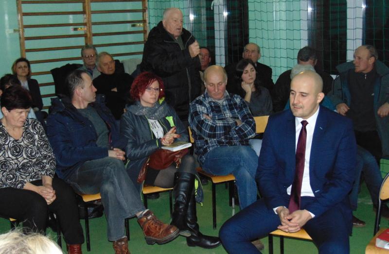 Dom z biznesem za płotem