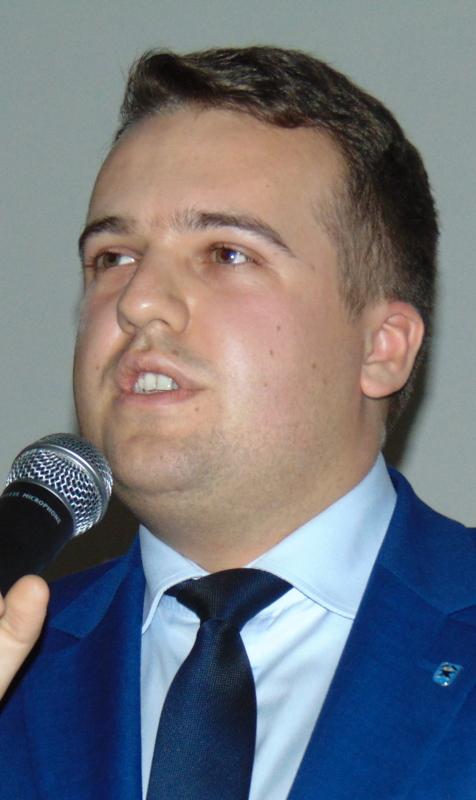 Pomoc czy przemoc?