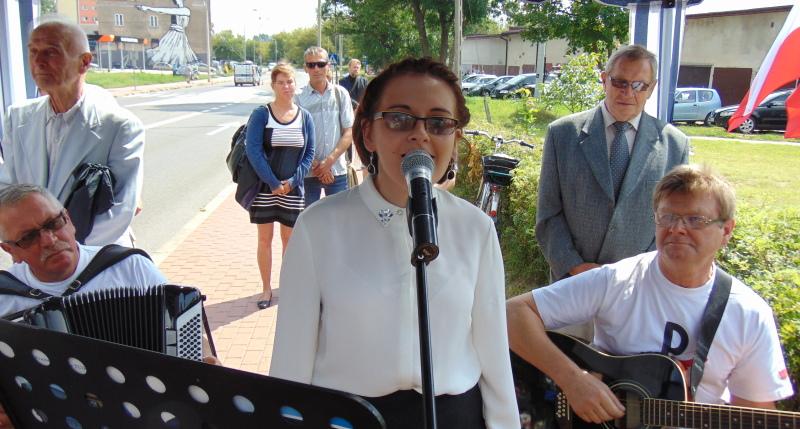 Chwała Bohaterom, chwała Szarakom