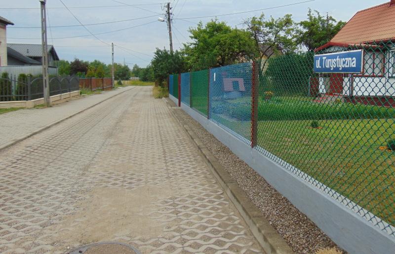 Wąską drogą ciężarówki 