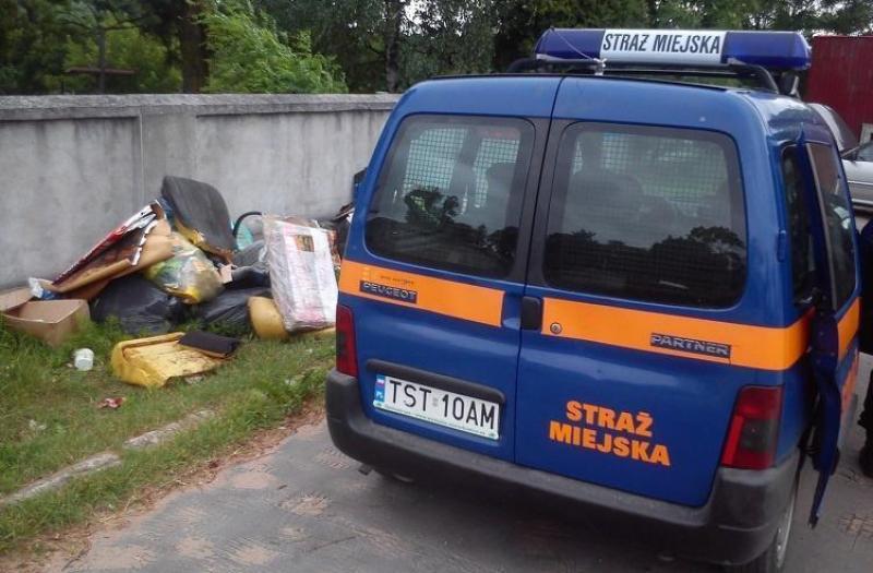 Z własnego podwórka pod cmentarz