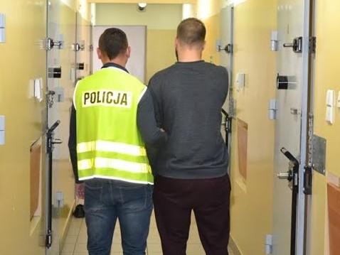 Ukradł z firmy ponad 300 tysięcy zł... pieniądze ukrył w słupie
