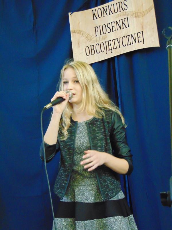 Śpiewająco w obcym języku