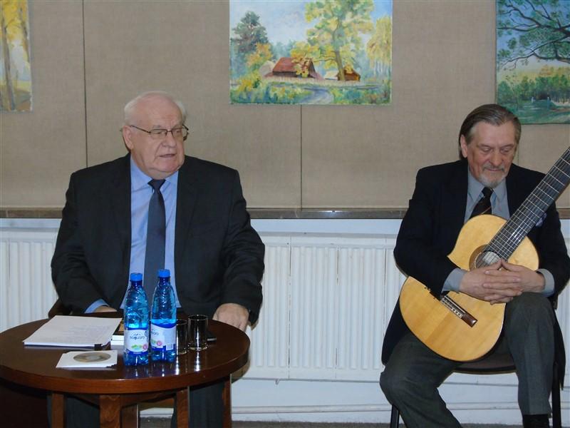 Spotkanie z pisarzem Krzysztofem Nawrotem