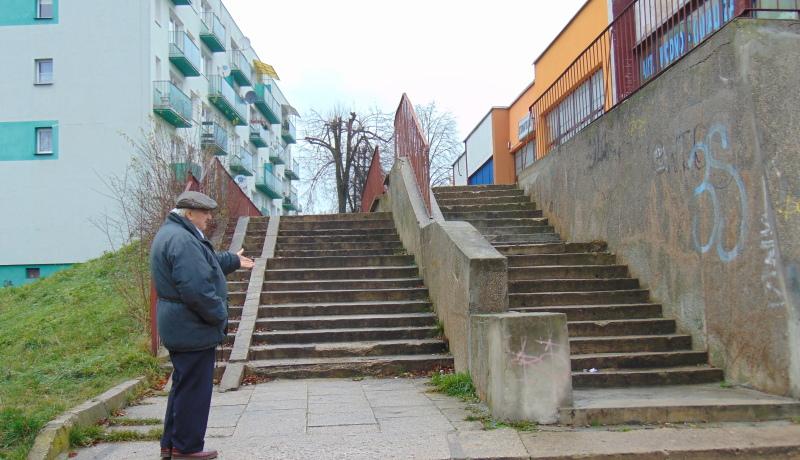 Schodki z czasów PRLu