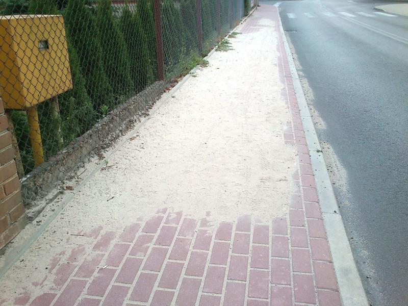 Za wąski chodnik