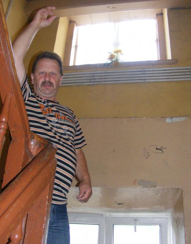 Tynk spada na głowę!