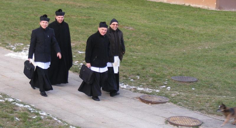 Ksiądz w dom...