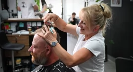 Barberzy i fryzjerzy dla Bartusia. Starachowiczanie &hellip;