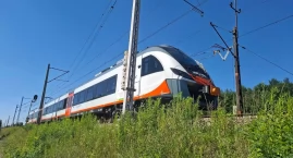 Dostawczak zderzył się z pociągiem 