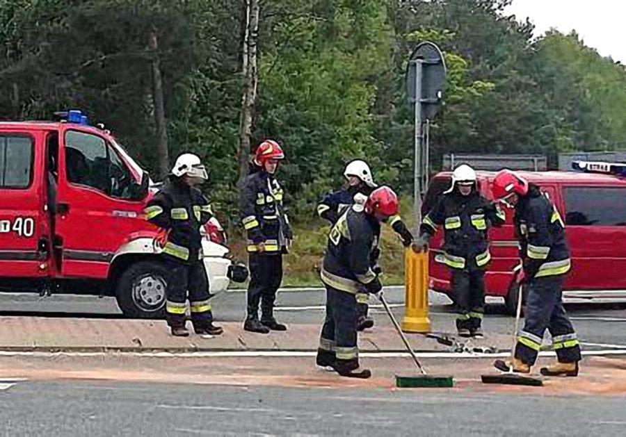 Wypadł na łuku, hamował na płocie