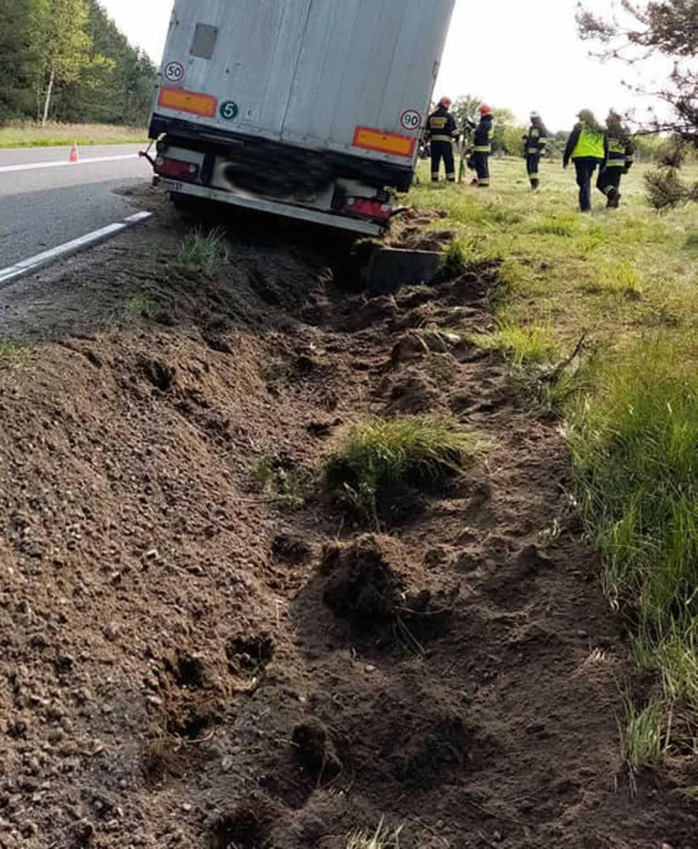 DAF jak traktor rozorał rów