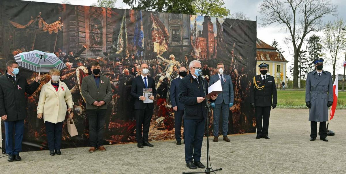Obchody narodowego święta z Matejką w tle