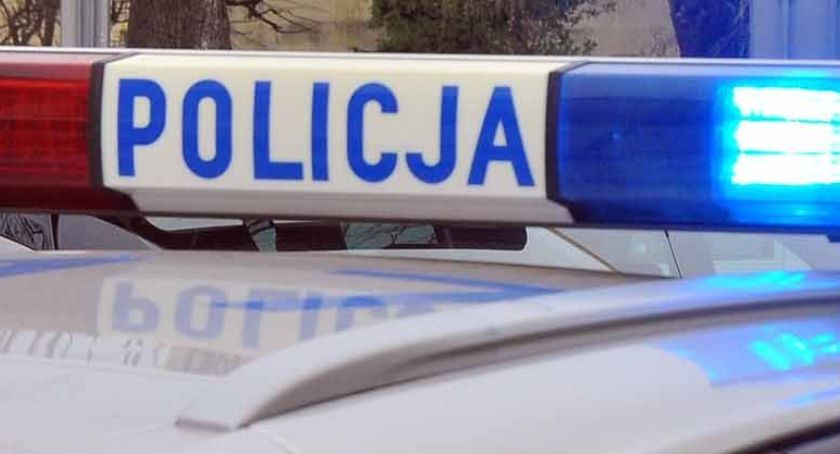 Zderzenie aut i uderzenie w płot