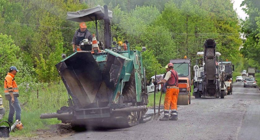 Pod Stąporkowem dymił asfalt