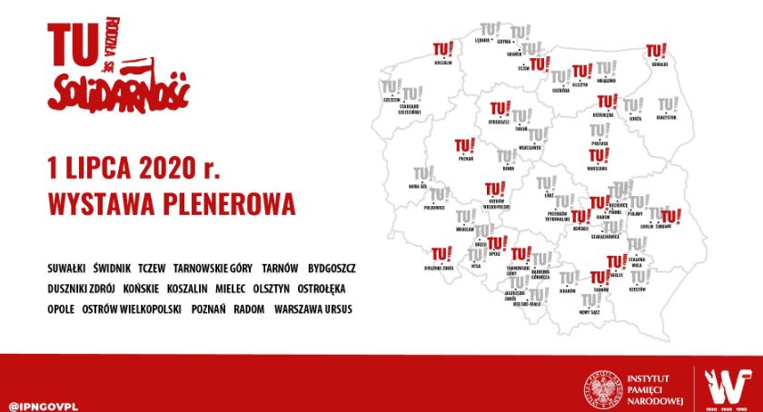 Wystawa w parku. 