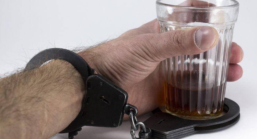 Kradną alkohole w koneckich sklepach