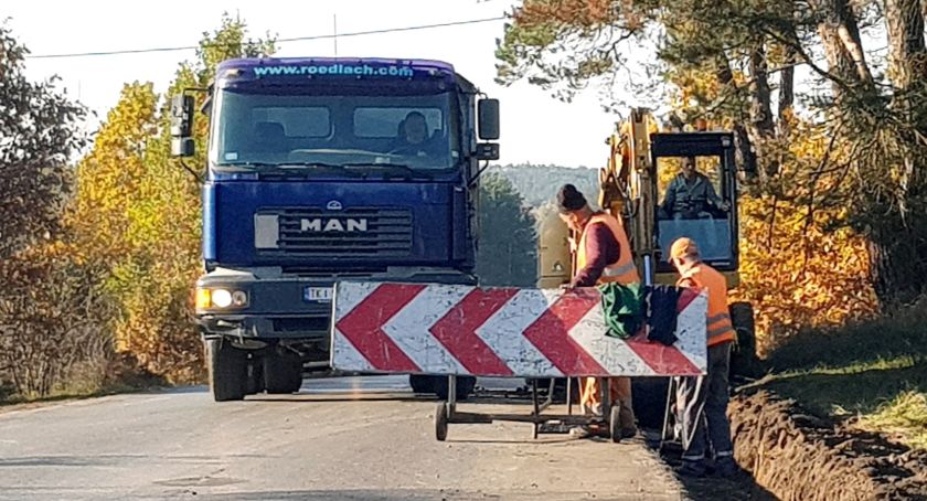 GMINA RADOSZYCE. Są pieniądze na drogi