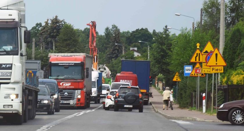 STĄPORKÓW, KOŃSKIE, SIELPIA. Światełko, wódka i prysznic