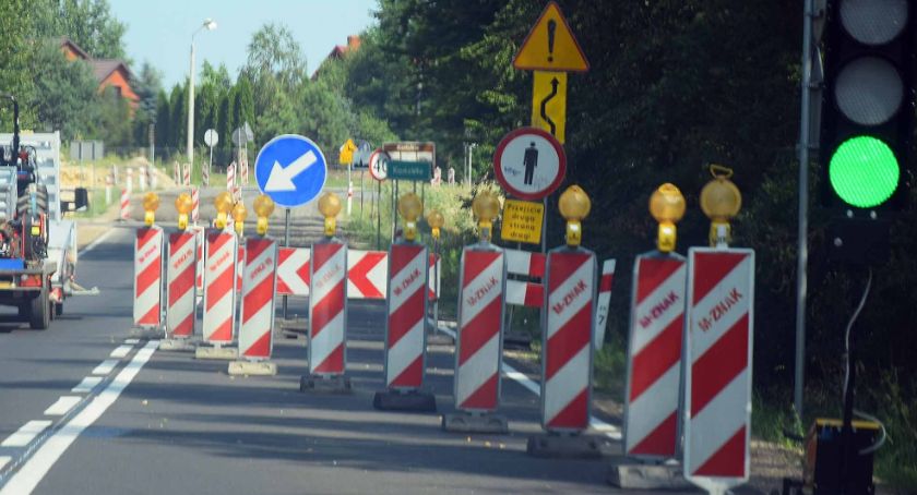 Wyburzają mosty, budują nowe