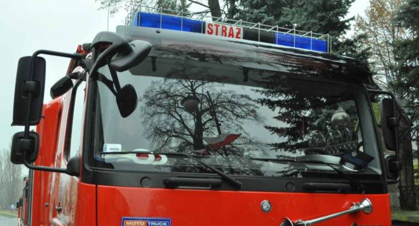 Straż pożarna zamiast karetki pogotowia na pomoc starszej pani...