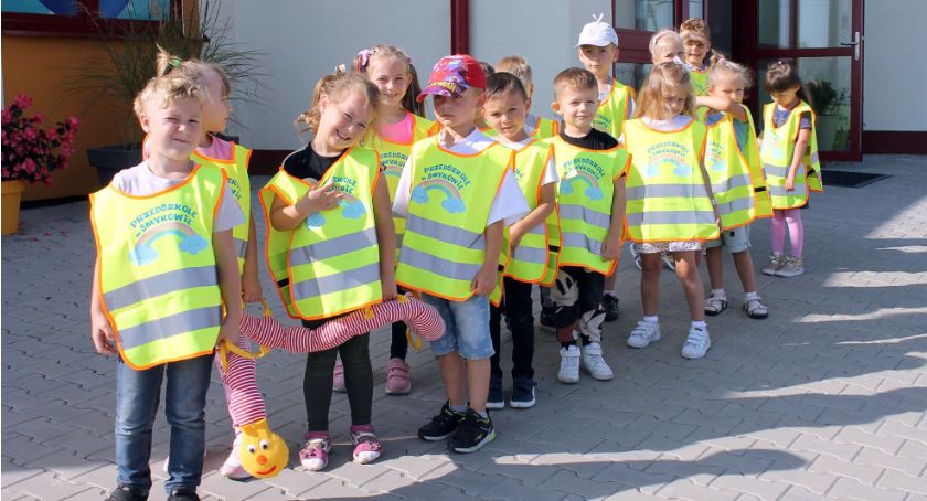 SMYKÓW. „Tęczowe Promyki” na bezpiecznym szlaku