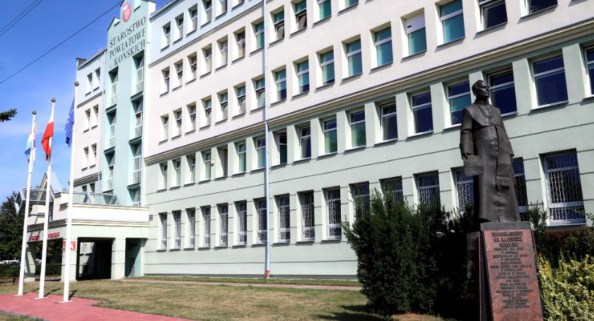 Wraca bezpośrednia obsługa interesantów w koneckim starostwie
