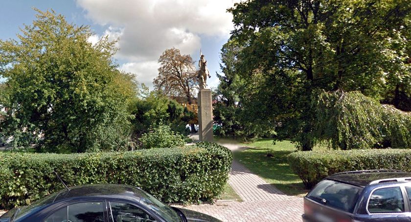 KOŃSKIE. Zmarł na placu Kościuszki