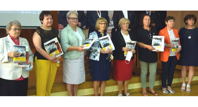 GMINA KOŃSKIE. Magiczna karta dla koneckich seniorów [ZDJĘCIA]