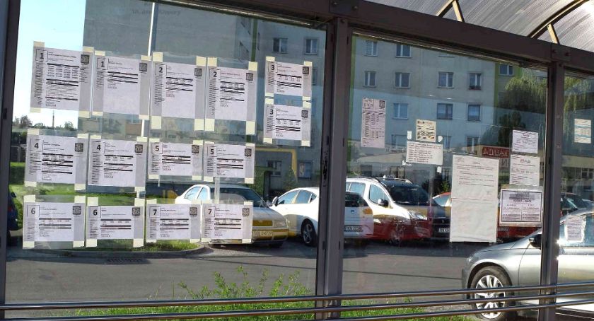 KOŃSKIE. Dworzec Przesiadkowy pełen autobusów, ale... jest jeden mankament