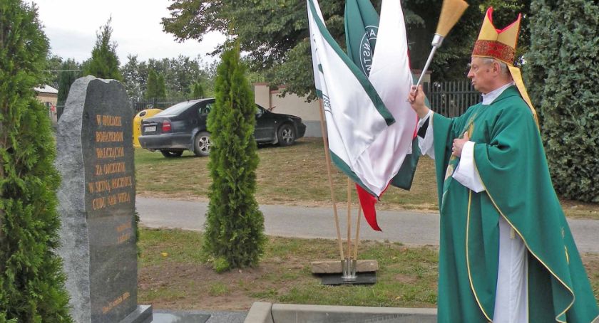 GMINA RUDA MALENIECKA. Wszystkim bohaterom walczącym o Ojczyznę [ZDJĘCIA]
