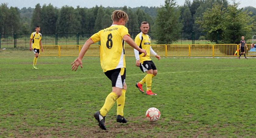 Victoria Tęczy Gowarczów z Victorią Mniów