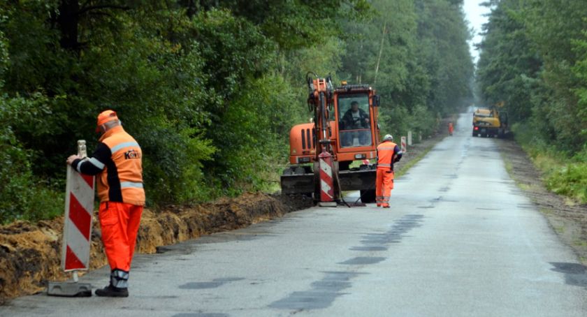 GMINA STĄPORKÓW. Wspólnie wyremontują kolejne drogi powiatowe
