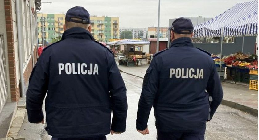 KORONAWIRUS. Policjanci kontrolują przestrzeganie obostrzeń