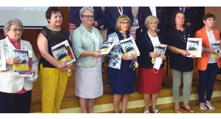 GMINA KOŃSKIE. Wydawanie Kart Seniora zostało zawieszone