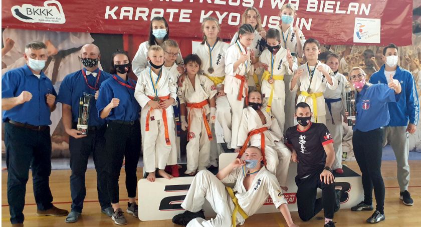 Medale, pasy i certyfikaty, czyli kolejny sukces zawodników Koneckiego Klubu Karate Kyokushin [ZDJĘCIA]