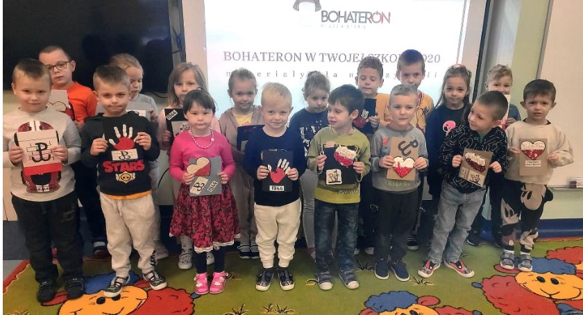 SMYKÓW. Przedszkolaki bohaterom Powstania Warszawskiego