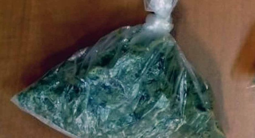 GMINA RADOSZYCE. Policja zatrzymała młodego człowieka z narkotykami