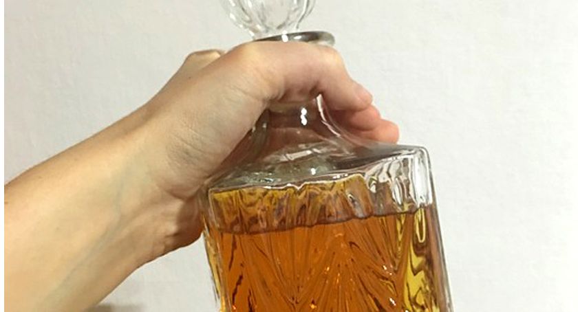 „Wziął” sobie flaszeczkę a mógł kupić wielokrotnie więcej