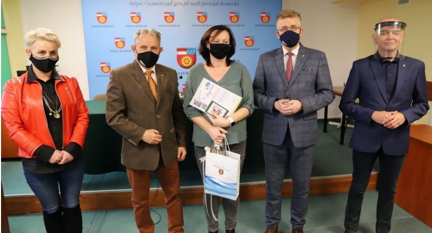 Wręczono nagrody dla Kół Gospodyń Wiejskich w Konkursie „Dziedzictwo Kulturowe Powiatu Koneckiego” [ZDJĘCIA]