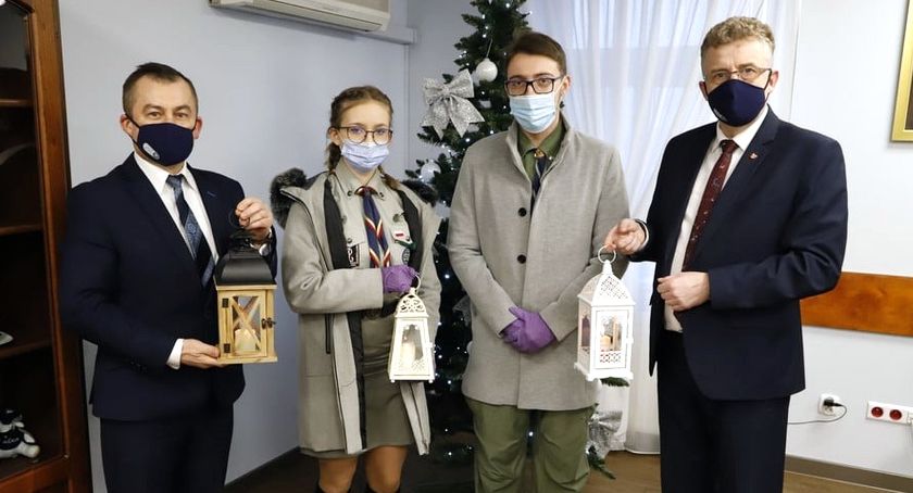 Betlejemskie Światło Pokoju dotarło do powiatu koneckiego