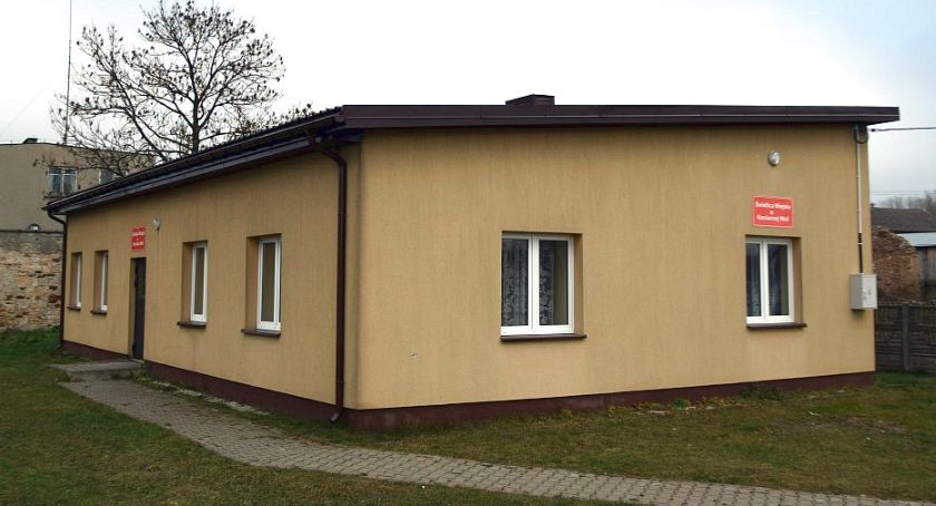 GMINA GOWARCZÓW. Nowy dach na świetlicy w Kamiennej Woli