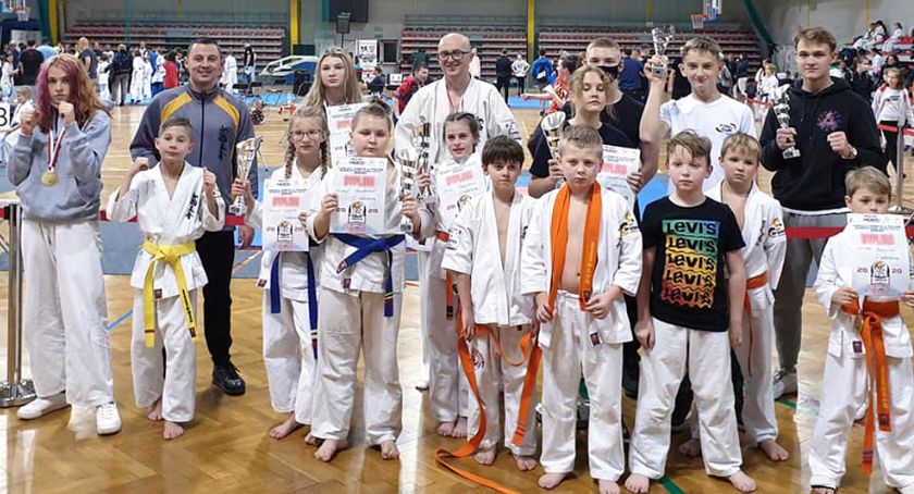 Grad medali podopiecznych Mateusza Garbacza na zakończenie roku [ZDJĘCIA]