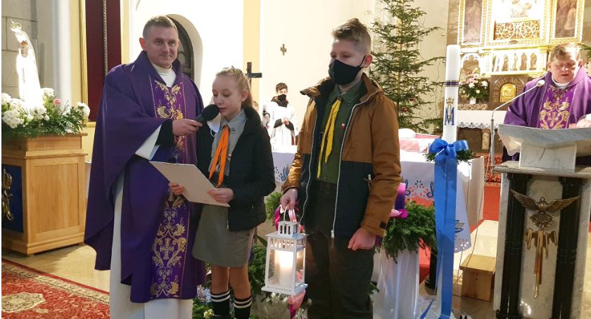 Betlejemskie Światełko Pokoju dotarło do gminy Smyków