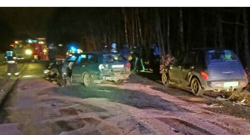 W pobliżu Bębnowa zderzyły się osobówki. Ranna została kobieta