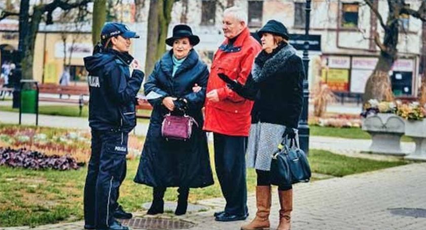 Policjanci z Końskich w kalendarzu profilaktycznym na 2021 rok