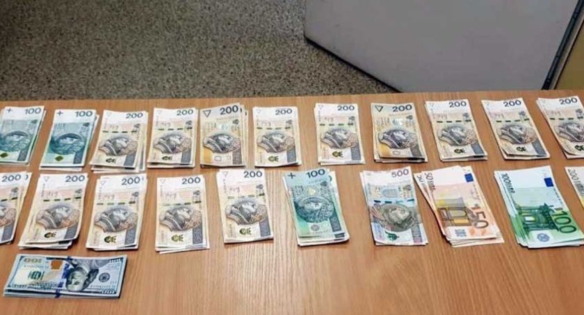 Udający policjanta wyłudził pieniądze w Końskich. Wpadł w...