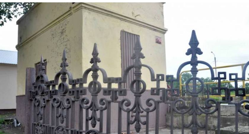 Krynicznej czystości woda już nie płynie z głębi szczytu [ZDJĘCIA}
